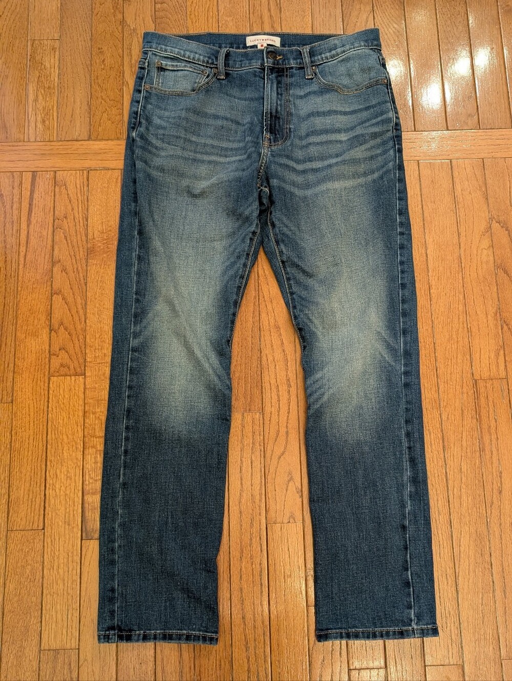 Lucky Brand 410 Athletic Straight Jeans Mid Wash